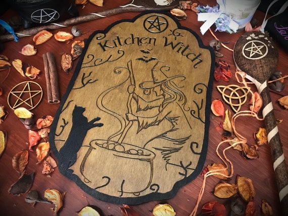 I cartelli delle Streghe: Kitchen Witch -- paganesimo pagano wicca wiccan inciso a laser pirografia stregoneria strega mago cucina cucinare