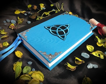 Księga Cieni/czasopismo "Nowa Turkusowa Triquetra" pogaństwo pogańskie wicca wiccan ręcznie robione magiczne czary czarownica grimoire