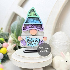 Joyeuses Pâques Gnome Shaker SVG fichier découpé au laser pour Glowforge ou découpeur laser, 4" Gnome Shaker en bois signe pour le printemps à plusieurs niveaux plateau étagère sitter