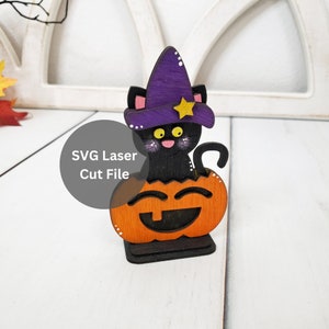 Hexe Katze in Kürbis Laterne SVG Laser geschnitten Datei für Laser Cutter oder Glowforge, Holz stehende Katze im Kürbis für Halloween Tiered Tray Decor