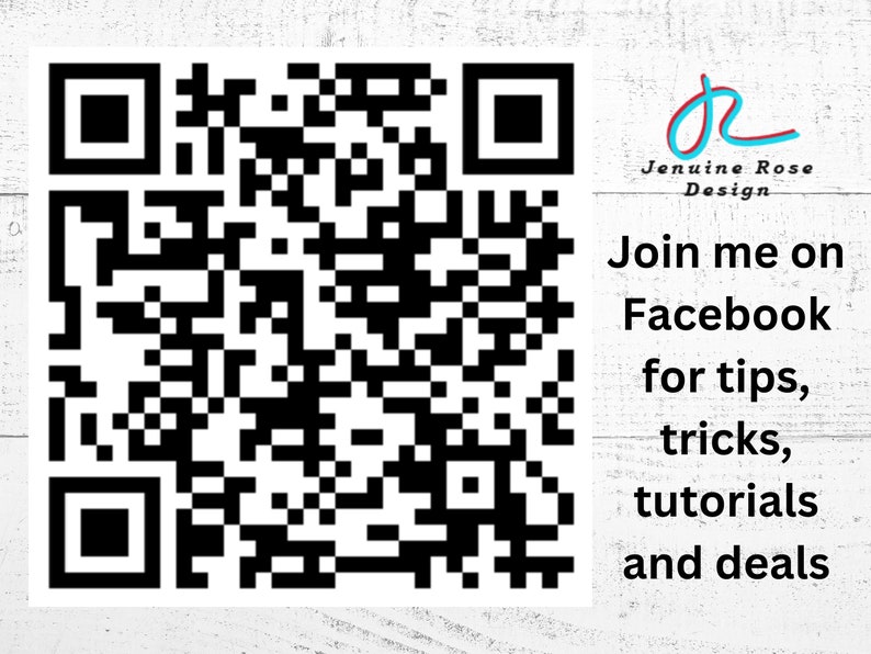 Op de afbeelding: Een zwart-witte QR-code op een witte achtergrond. De tekst "Jenuine Rose Design" staat boven de tekst "Doe mee op Facebook voor tips, trucs, tutorials en deals."