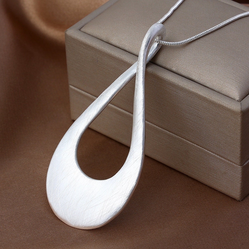Mini Open Oval Pendant Necklace