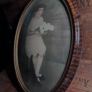 Antique Victorian Hand-Tinted Colored PORTRAIT OF CHILD In Oval Bubble Frame