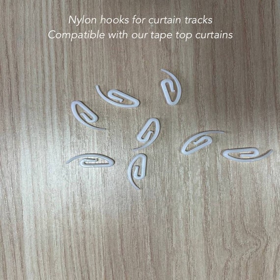 Set of 16 pieces of nylon hooks