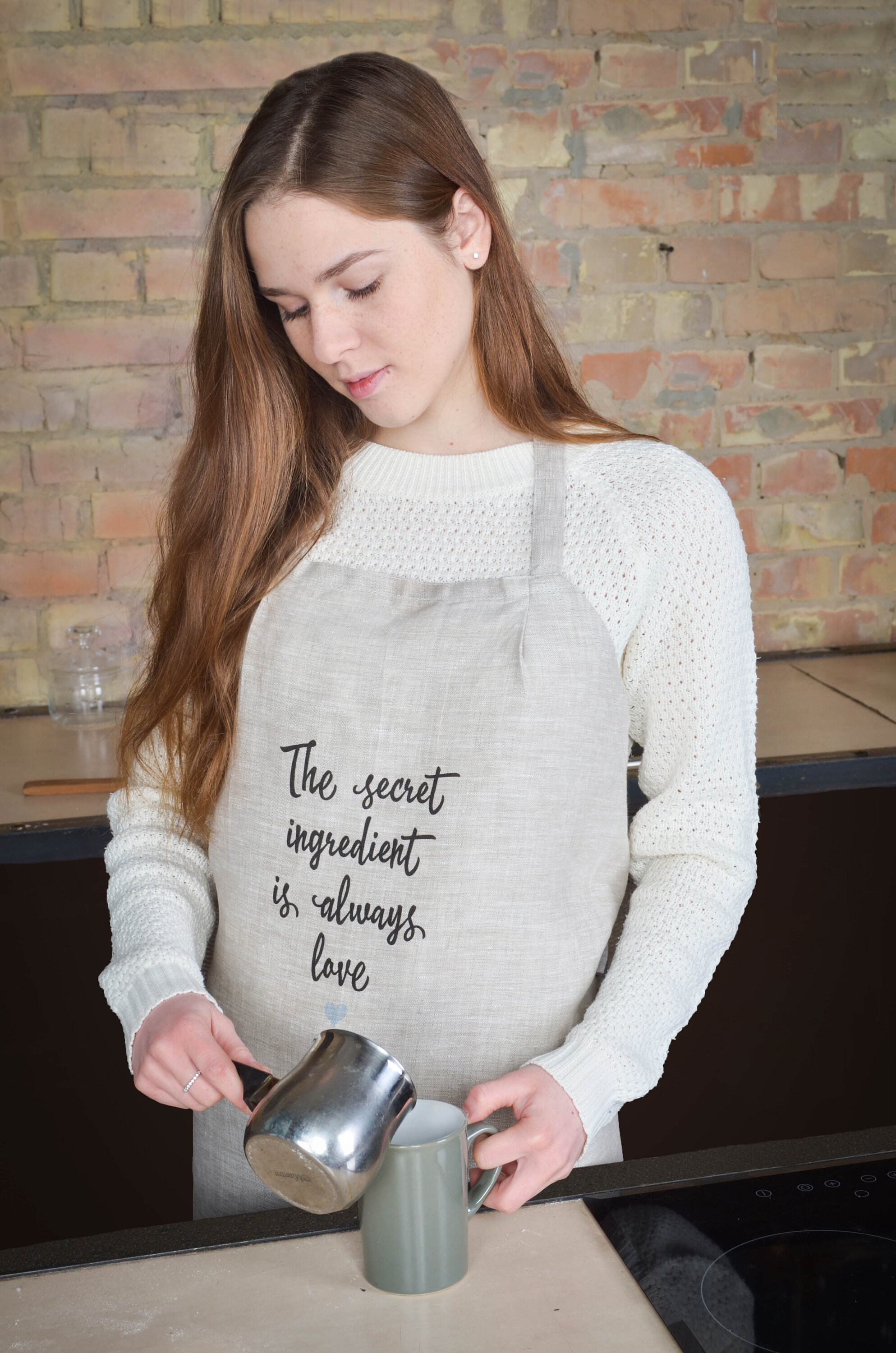 Vente Tablier de Cuisine en Linge Love Print - Dossard Pour Femmes avec Poches Idée Cadeau Les Amate