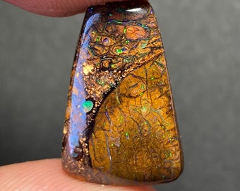 Boulder Opal, Cabochon freeform shape - 16.7ct
