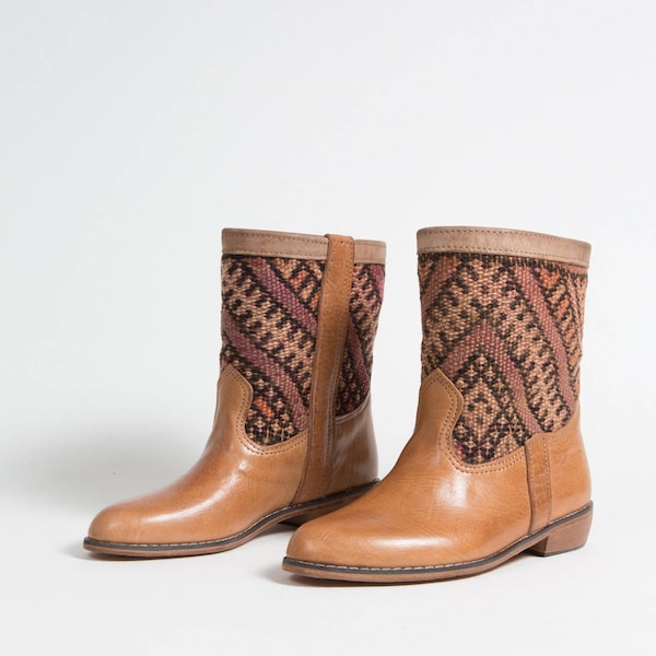 Bottines Kilim Artisanales Havane Mauve - Femmes - En cuir de veau véritable - Authentique tapis Kilim Berbère Vintage (Réf. GC1-37)