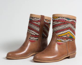 Bottines Kilim Artisanales Havane Rouge Jaune - Femmes - En cuir de veau véritable - Authentique tapis Kilim Berbère Vintage (Réf. MCH6-42)