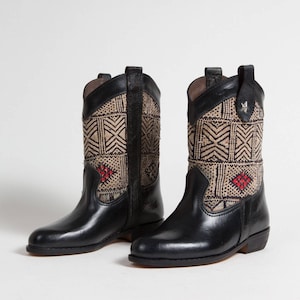 Black Craft Kilim Boots - Women&#39;s True Calf Leather - Authentic Kilim Berberus Vintage Carpet - (Ref. MN1-36)