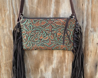 4071 Bolsa de pulso transversal estilo boho western em couro com franjas