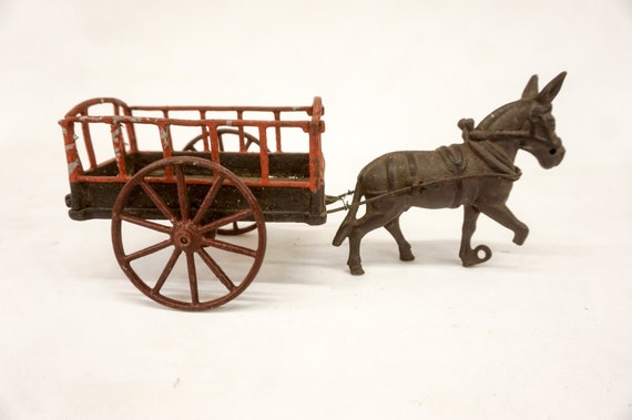 vintage cast iron horse and buggy toy