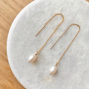 Dainty Pearl Threader Earrings,minimalist,handmade,Chain and Wire in 14k Gold Filled,Open/Loop Earring,fresh water pearl,dangle,simple,gift