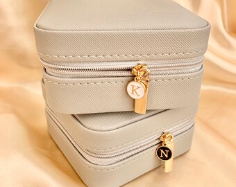 Minimalist Grey Travel Jewelry Organizer,Case,Personalized, Custom leather jewelry case,necklace holder,storage,zipper jewelry case,mom gift
