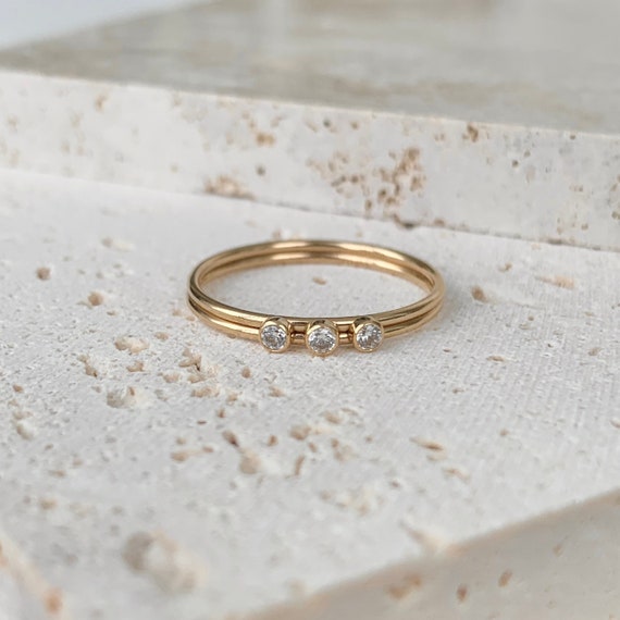 Tiny Single Stone Ring – adorn512