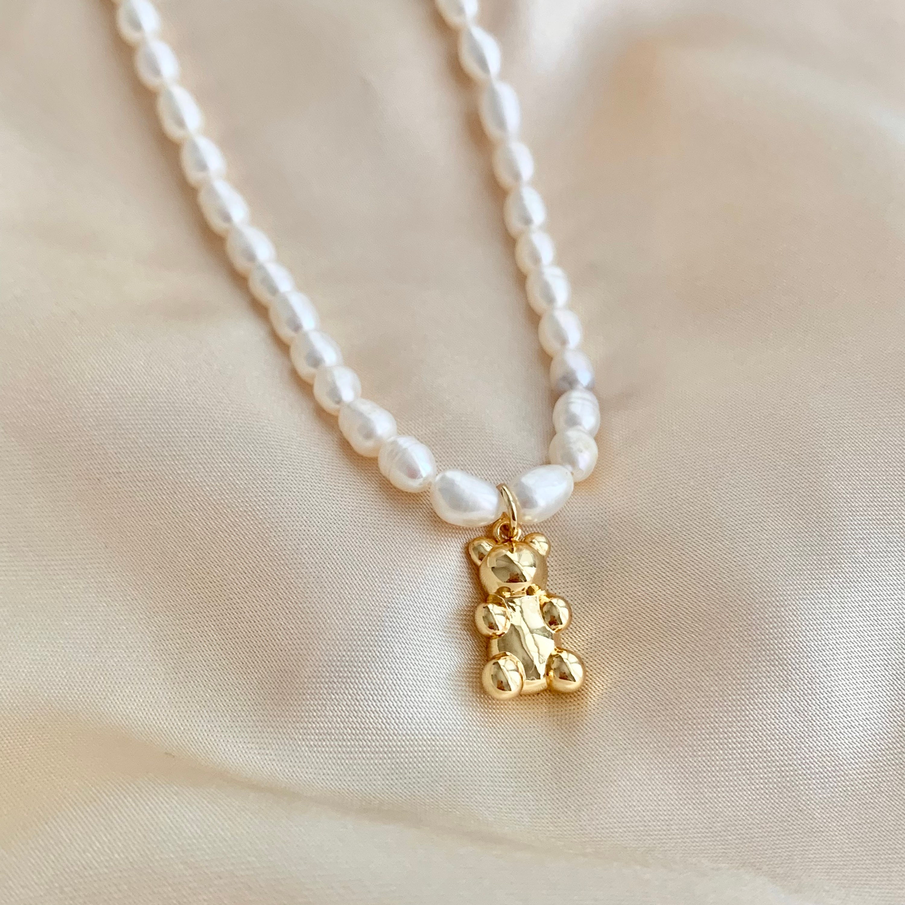 Small Gummy Bear Pearl Necklace18k 