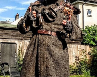 Post Apocalyptischer Trenchcoat & Schulterplatte