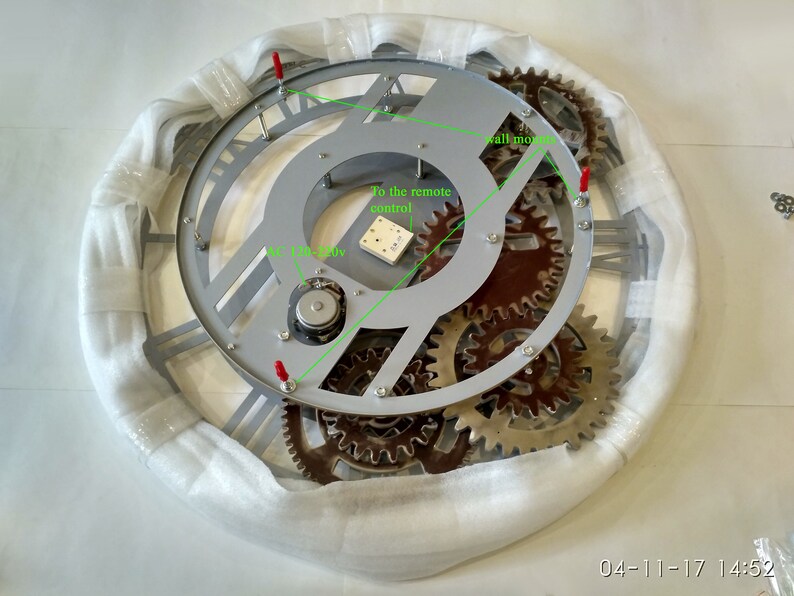 Schöne Große Wanduhr Mit Zahnrädern Große riesige Wanduhr mit rotierenden Zahnrädern Steampunk