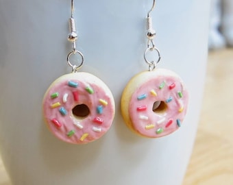 donut earrings (no bite) // polymer clay food // miniature food jewelry cute pink sprinkle doughnut dangles // foodie waitress bakery gift