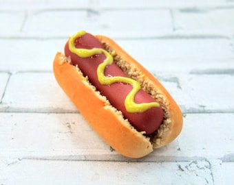 Designed in Chicago/'s Wicker Park Chicago Style Hot Dog Enamel Keychain with Silver Keyring No Ketchup Chicago Culinary Gifts