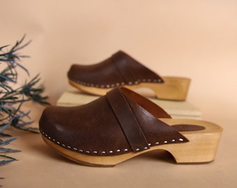 Brown clogs, wooden Swedish Clogs, handmade slingback, leather mules for women vintage look by Kulikstyle