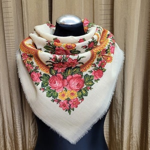 Vintage Cremeweißer Schal/Schal ohne Fransen. Traditioneller Pavlovo Possad Schal. Babuschka Blumen Schal. Boho Schal.