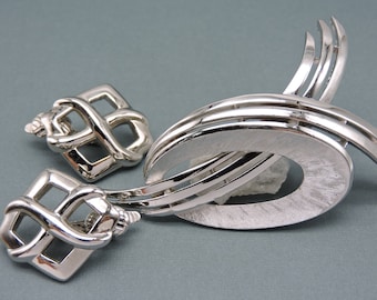 Vintage Trifari Silver Tone Brooch and Clip On Earrings Set