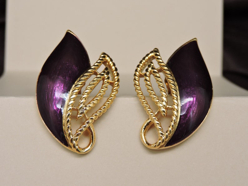 Trifari Earrings Pierced image 5