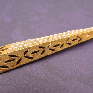 BSK Gold Tone and Faux Pearl Brooch