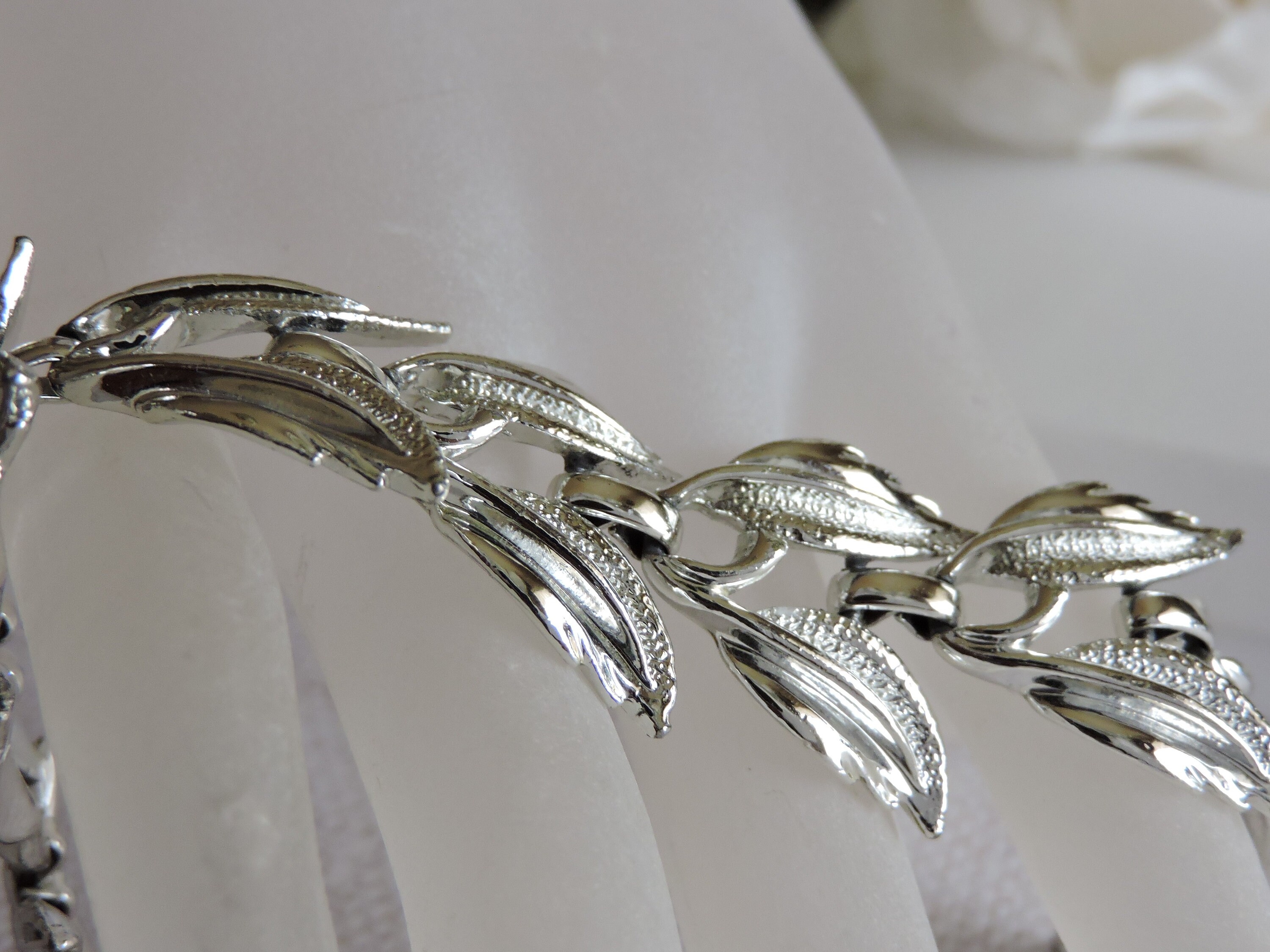 Bracelet Vintage En Métal Couleur Laiton Avec Motif Fleurs/feuilles émaillées