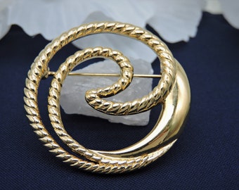 Trifari Gold Tone Circle Swirl Pin