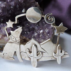 Coyote Silver Pin