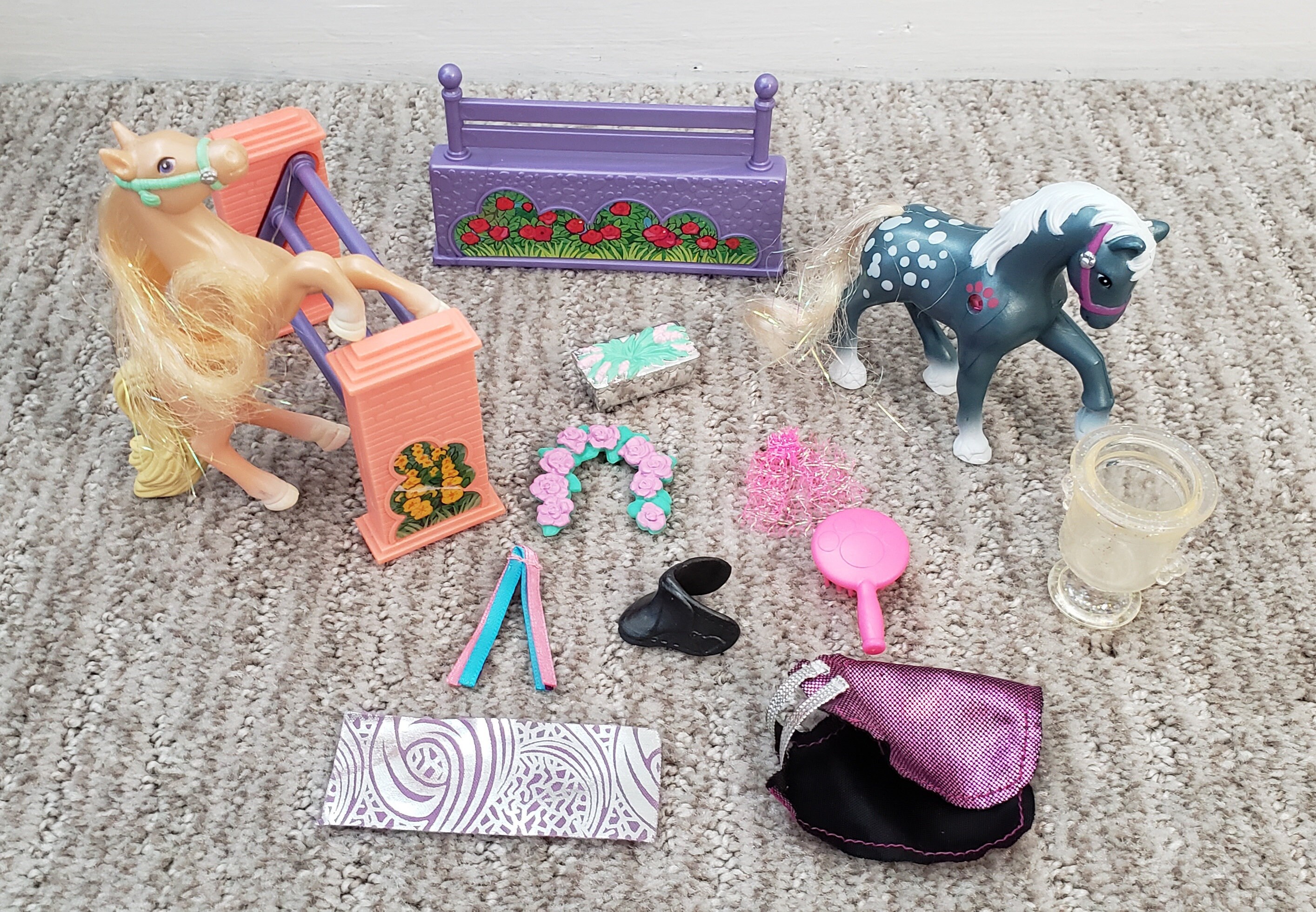 Vintage Littlest Pet Shop Champion Ponies With Jumping Contest