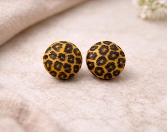 Orecchini a bottone in tessuto con stampa leopardata - Orecchini a bottone fatti a mano, gioielli vistosi senza nichel, regalo per lei