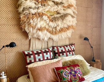 Wall weaving - The WOOLED WILD KING