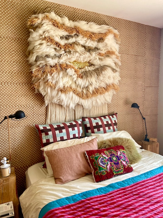 Wall Tapestry Made of Luxurious Wools Entirely Handmade With  display picture 1