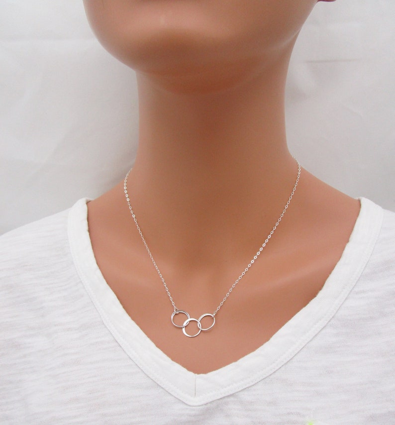 Three Circle Sterling Silver Necklace, 30th Birthday Gift, Linked 3 Rings, 3 Sisters Minimalist, Mothers Day image 3