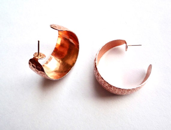 Large, hammered, copper plated steel hoop earrings - image 6