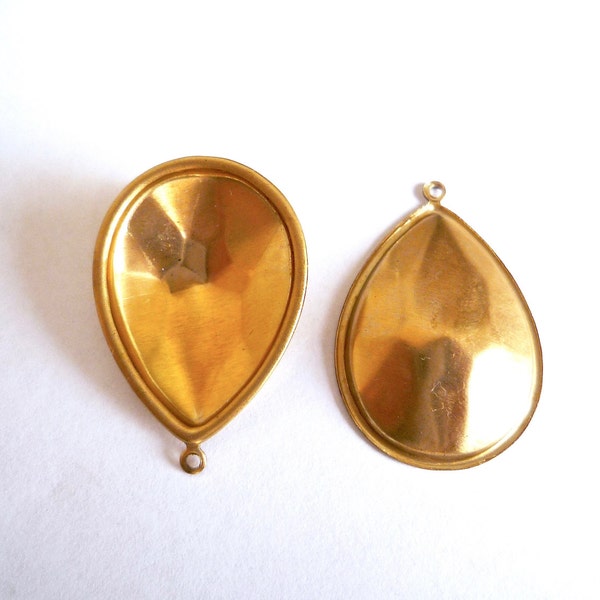 10 brass domed teardrop settings in 24 or 31 mms, Pear shaped setting for resin inlay or glueing stones