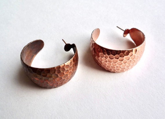 Large, hammered, copper plated steel hoop earrings - image 3