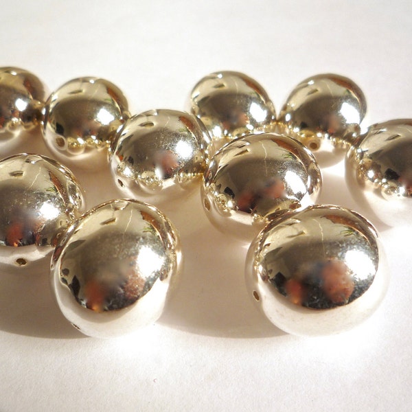 15 large round silver plated plastic beads, Slightly oval imperfect acrylic ball beads, 20 mm round lucite beads, Wonky ball beads
