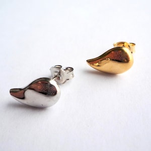 Vintage gold plated or silver toned stud earrings, Teardrop, paisley, comma shaped