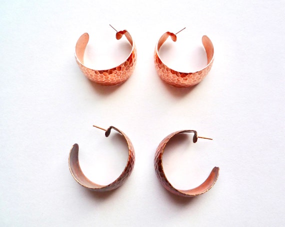 Large, hammered, copper plated steel hoop earrings - image 5