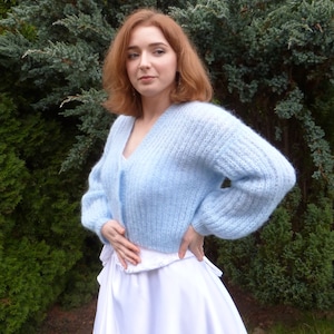 Bruiloft trui. Blauwe Mohair trui. Geknoopte trui.