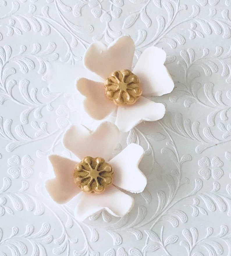 12 Dogwood Fondant Flowers IV Gumpaste Flowers Edible Flowers Etsy