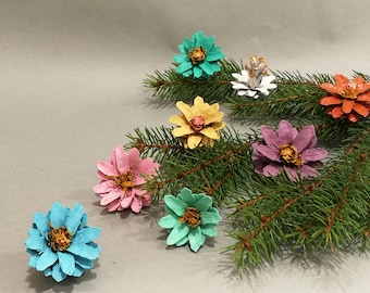 10 Flores de Piñas Pintadas: Suministros para Coronas Navideñas Rústicas