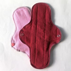 Leak-Proof Linen Reusable Period Pad: Cherry Red, 26cm Regular Flow