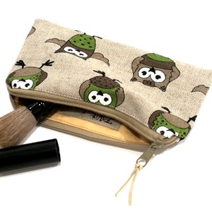 Custodia cosmetica in lino, custodia con cerniera con stampa gufo, custodia per matite con gufo, organizer all'uncinetto, borsa da toilette in lino, custodia di bellezza, custodia piccola per occhiali