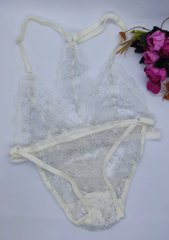 Bridal Lingerie Triangle Bra and Panties Bridal Bra Cream White Bridal  Lingerie // Undies in Sheer Lace Handmade of Fransik 