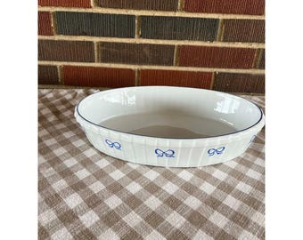 Vintage 13 "Vista Alegre Ribbon Oval Baker