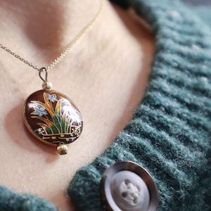 Crane Necklace Chinese Cloisonné Circular Puff Pendant Necklace Maroon Marsh Scene Vintage Small